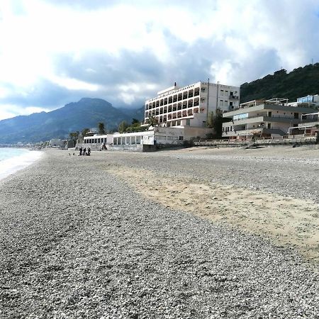 Oltremare Taormina Letojanni Apartment ภายนอก รูปภาพ